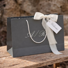 Calligraphy Monogram Dark Grey Wedding Guest Große Geschenktüte