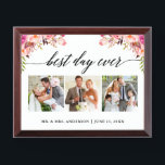 Calligraphy Pink Best Day Ever Wedding Plaque Awardplakette<br><div class="desc">Calligraphie 3 Foto Bester Tag je,  Aquarellfarben Rosa Blütenblüte,  Hochzeitsplatz</div>