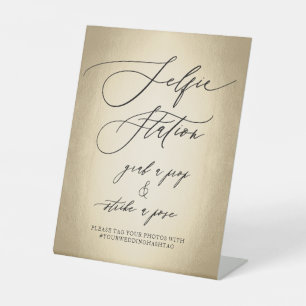 Calligraphy Script Selfie Station Wedding Sockelschild