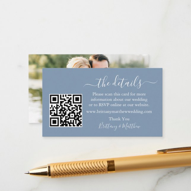 Calligraphy Wedding Details QR Foto Dusty Blue Begleitkarte (Vorderseite/Rückseite Beispiel)