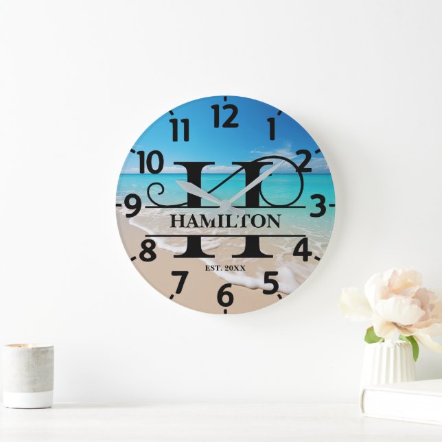 Calm Ocean Front H Monogram Große Wanduhr (Zuhause)