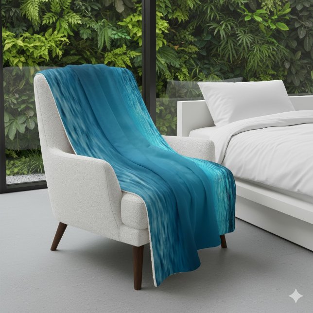 Calm Underwater Blue Ocean Light Sherpadecke (Von Creator hochgeladen)