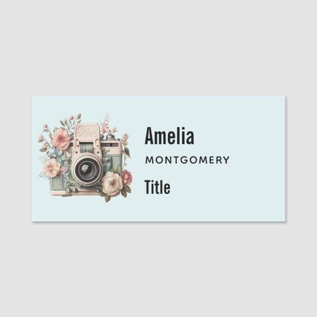Camera with Flowers Retro Pastel Image Namensschild (Vorderseite)