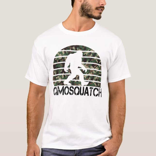 Camosquatch Funny Bigfoot T-Shirt (Vorderseite)
