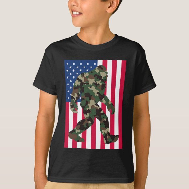 Camouflage Bigfoot Sasquatch T-Shirt (Vorderseite)
