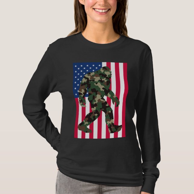 Camouflage Bigfoot Sasquatch T-Shirt (Vorderseite)