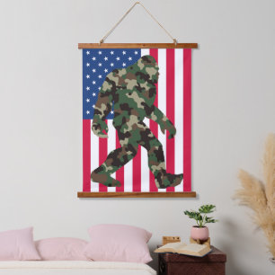 Camouflage Bigfoot Sasquatch Wandteppich Mit Holzrahmen