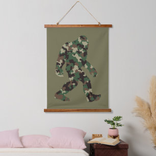 Camouflage Bigfoot Sasquatch Wandteppich Mit Holzrahmen