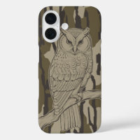 Camouflage Bottland Owl auf Zweig Vintag