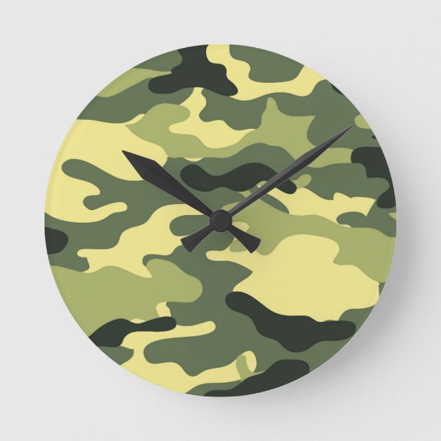 Camouflage Camping Jagd auf Green Camouflage Runde Wanduhr (Vorderseite)