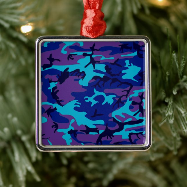 Camouflage Dark Blue & Lila Pattern Ornament Aus Metall (Baum)