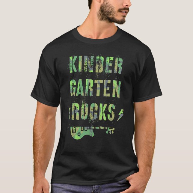 Camouflage Kindergarten Rocks Camp Teacher Squad K T-Shirt (Vorderseite)