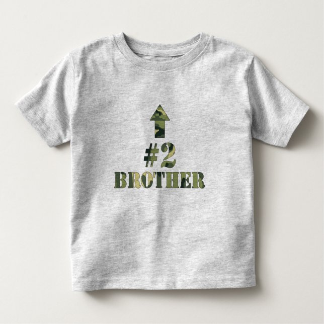 Camouflage Middle Brother Shirt / Ich bin der 2. B (Vorderseite)