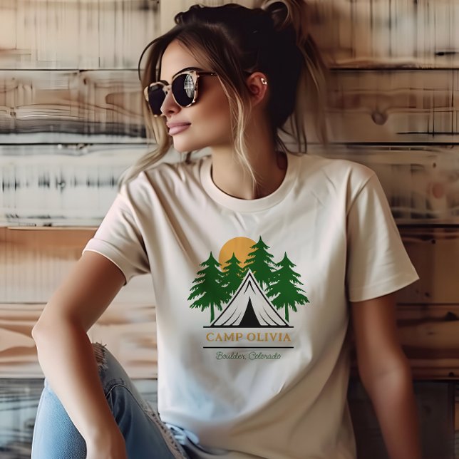 Camp Bachelorette Personalisiertes Shirt (Von Creator hochgeladen)
