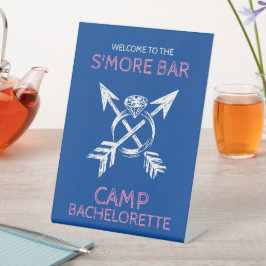 Camp Bachelorette Sockelschild