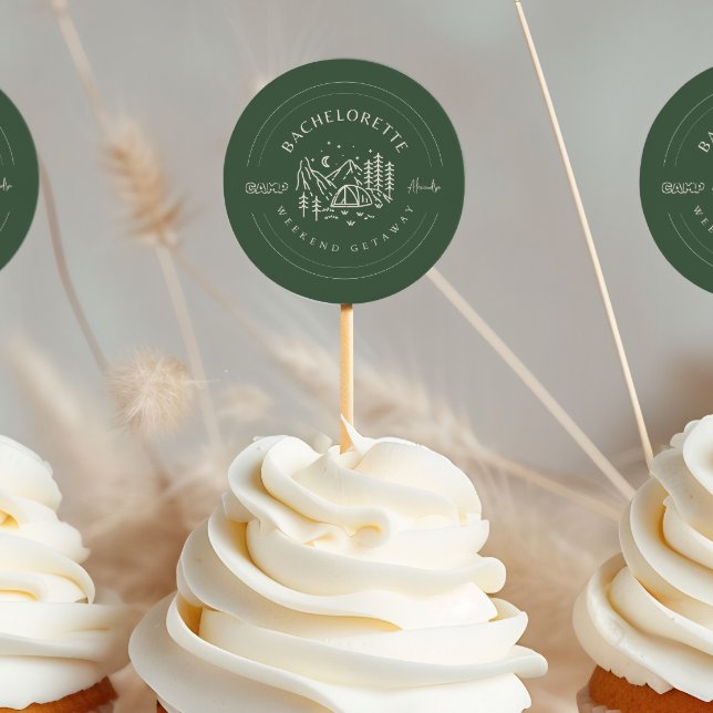 Camp Bachelorette Wochenendreise Runder Aufkleber (Von Creator hochgeladen)