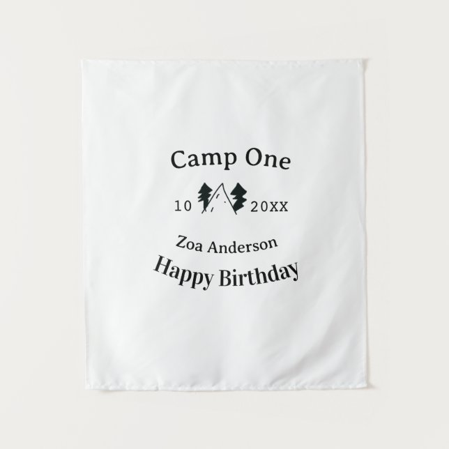 Camp one happy birthday name date campingadventure wandteppich (Vorderseite)