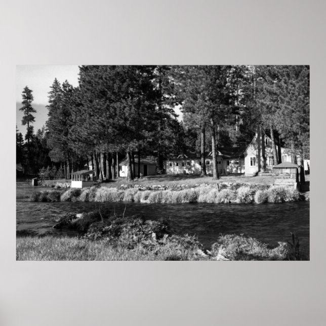 Camp Sherman, Oregon Blick auf Rogers Cabins Poster (Vorne)