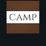 CAMP Sporty Retro Fettbraune weiße Streifen Leinwanddruck<br><div class="desc">Dieses elegante, nautische Design zeichnet sich durch einen eleganten, modernen, großen schwarzen Typografie-Text "CAMP" aus, der sich in einem breiten weißen Mittelstreifen konzentriert, der mit schlanken schwarzen pinstripes hervorgehoben wurde, die an farbenfrohen dunklen, reichen braunen Streifen grenzen. Machen Sie es sich selber: Die Farben in diesem Design können durch das...</div>
