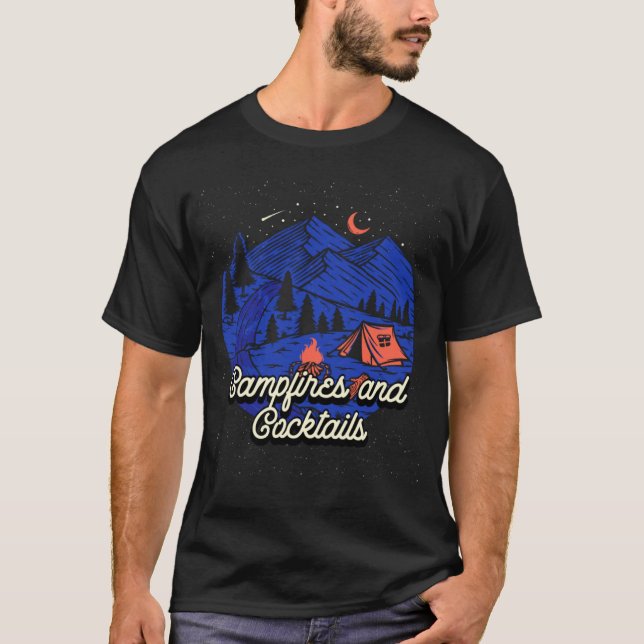 Campfires and Cocktails Camping Party Camper Reuni T-Shirt (Vorderseite)