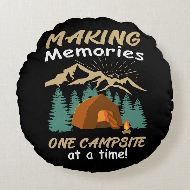 CAMPING Erinnerungen Rundes Kissen (Vorderseite)