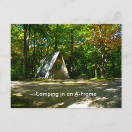 Camping in einer A-Frame-Kabine Postkarte
