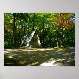 Camping in einer A-Rahmen-Hütte Poster