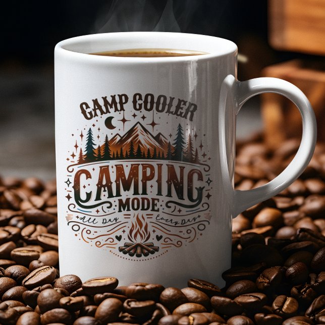 Camping Mode, Retro Typography Camping Symbols Kaffeetasse (Von Creator hochgeladen)