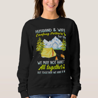 Camping-Partner für Ehefrau und Handschuhe für das Sweatshirt