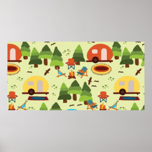 Camping-Szene - Wohnwagen, Camping-Stühle, Feuerpl Poster