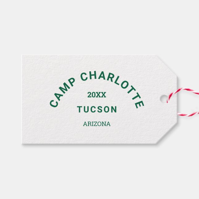 Camping Theme Bachelorette Forest Green Wappen Geschenkanhänger (Vorderseite (Horizontal))