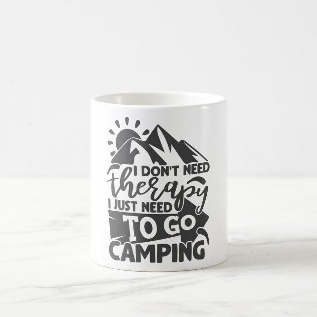 Camping Therapy Funny Camper Quote Typografie Kaffeetasse (Mittel)