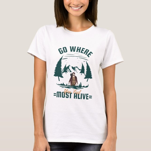 Camping und Abenteuer Funny T-Shirt (Vorderseite)