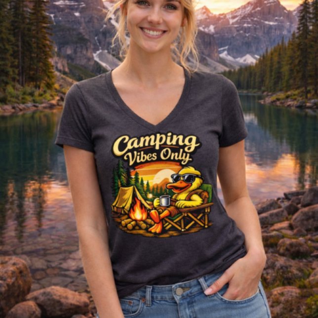 Camping Vibes Only Feels Right V-Neck Tee USA (Von Creator hochgeladen)