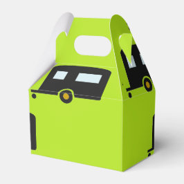 Campinganhänger auf grün geschenkschachtel