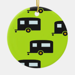 Campinganhänger auf grün keramik ornament