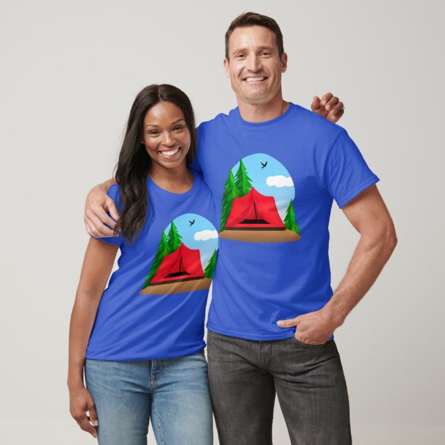 Campingplatz mit Evergreen Trees T-Shirt (Unisex)