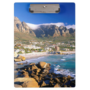 Camps Bay Strand und die Twelve Apostles Bergkette Klemmbrett