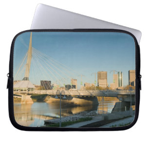 CANADA, Manitoba, Winnipeg: Esplanade Riel Laptopschutzhülle