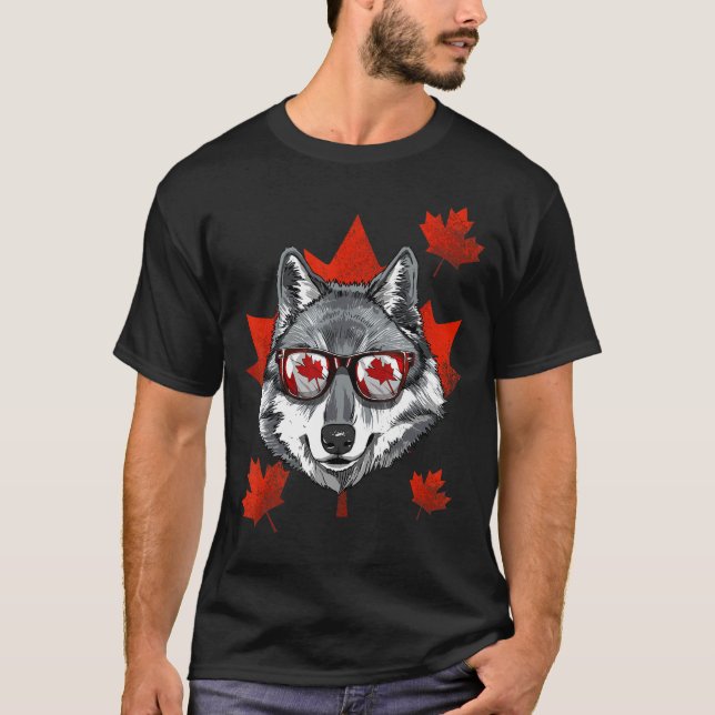 Canadian Gray Wolf Maple Tree Leaf Canada Flag Ani T-Shirt (Vorderseite)