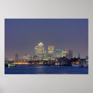 Canary Wharf in der Nacht Poster