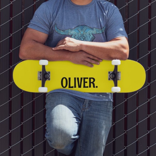 Canary Yellow Modern Name | Klassische Trendy Skateboard (Außenbereich 3)