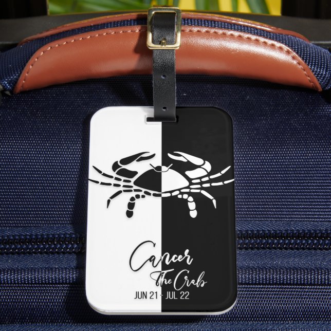 Cancer Zodiac Sign Black & White Luggage Tag Gepäckanhänger (Vorderseite Insitu 2)