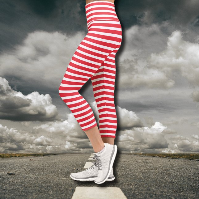 Candy Cane Rot und Weiß einfach, horizontal gestre Capri Leggings (Von Creator hochgeladen)