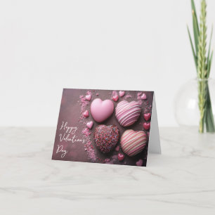 Candy Hearts auf dem dunklen Boden Valentins Gruß Feiertagskarte
