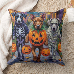 Cane Corso beim Süßigkeitenbetteln in Halloween-Ko Kissen