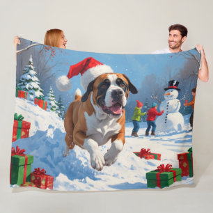 Cane Corso läuft im Schnee mit Weihnachtsmütze Fleecedecke