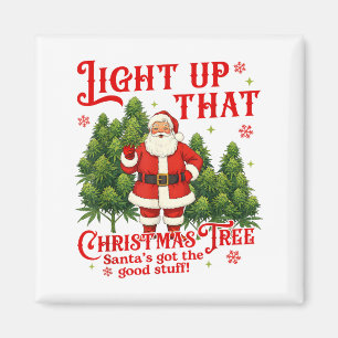 Cannabisliebhaber raucht Weihnachtsbaum an Magnet