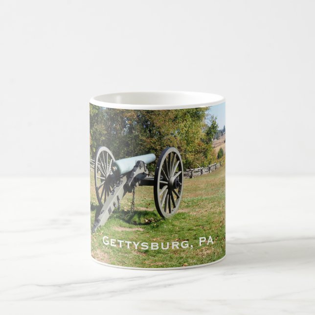 Cannon auf dem Schlachtfeld von Gettysburg Kaffeetasse (Mittel)