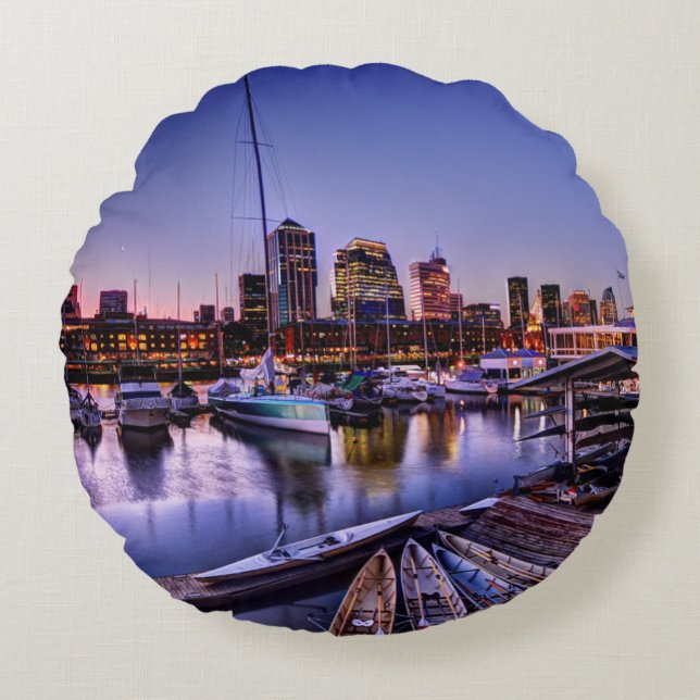 Canoas Al Atardecer - Kanus am Sonnenuntergang Rundes Kissen (Vorderseite)